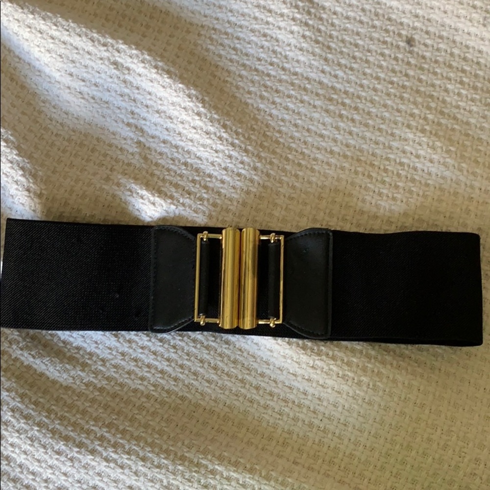 Black minimalist cinching belt gold buckle